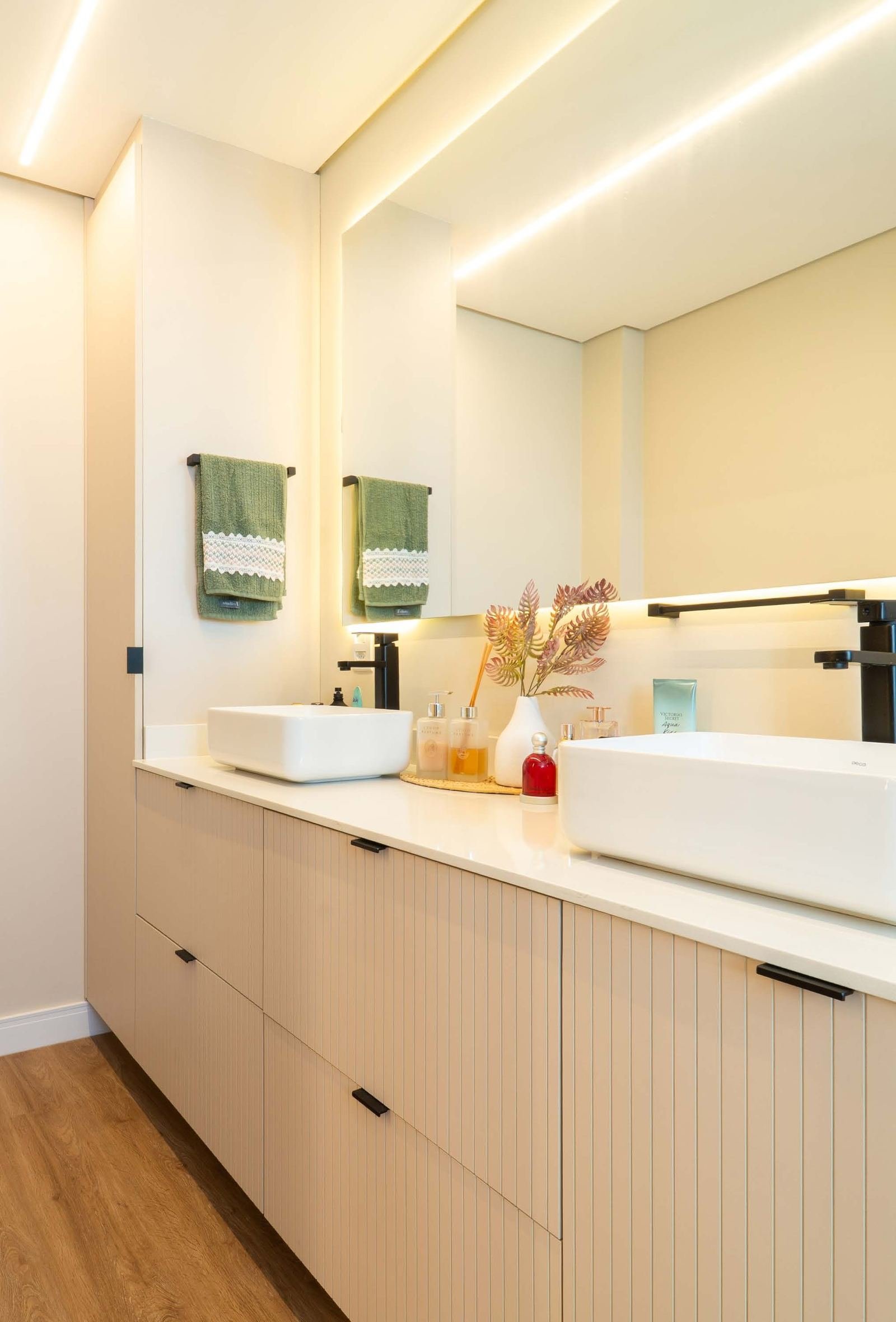 Bathroom & Powder Room